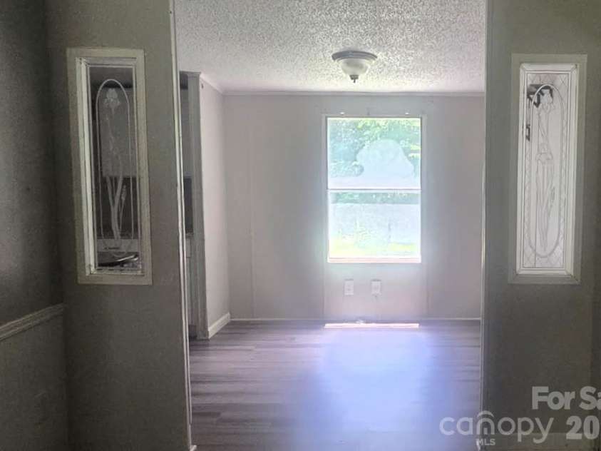 4412 Eagle Chase Drive, Charlotte, NC 28216.  MLS# CAR4362183, YatesRealty ID 11454. 