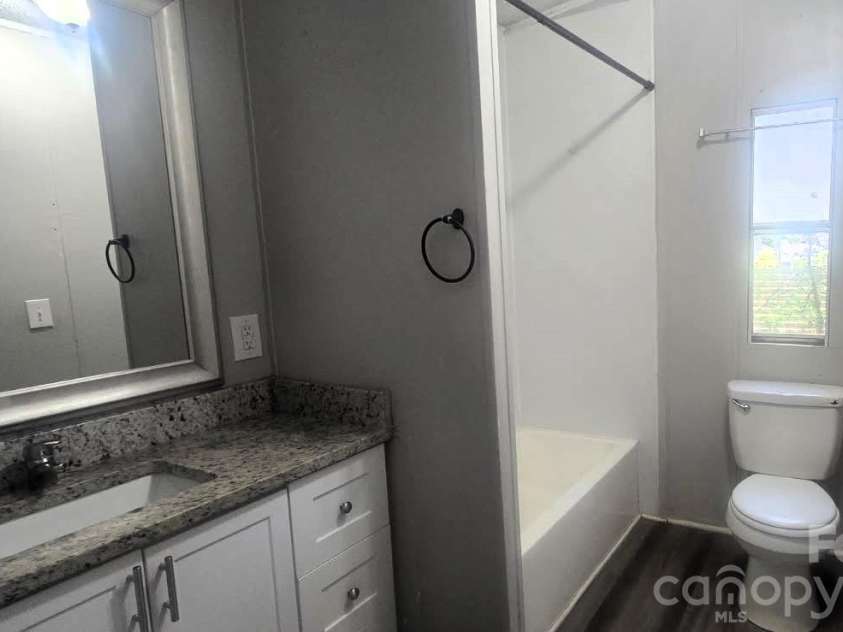 4412 Eagle Chase Drive, Charlotte, NC 28216.  MLS# CAR4362183, YatesRealty ID 11454. 