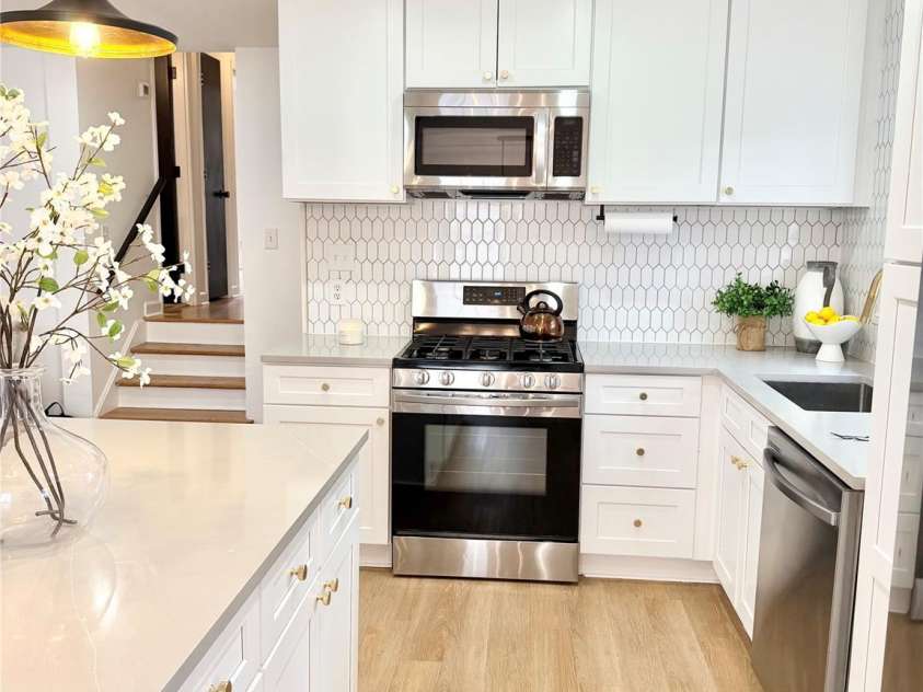 3524 Donovan Place, Charlotte, NC 28215.  MLS# CAR4333901, YatesRealty ID 11456. 