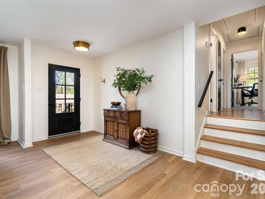 3524 Donovan Place, Charlotte, NC 28215.  MLS# CAR4333901, YatesRealty ID 11456. 