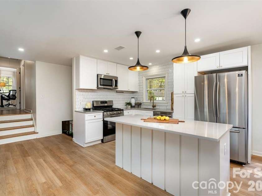 3524 Donovan Place, Charlotte, NC 28215.  MLS# CAR4333901, YatesRealty ID 11456. Kitchen island