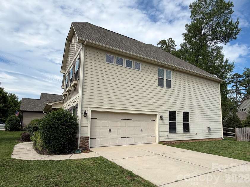 6013 Hyde Park Drive, Indian Trail, NC 28079.  MLS# CAR4388064, YatesRealty ID 11457. 