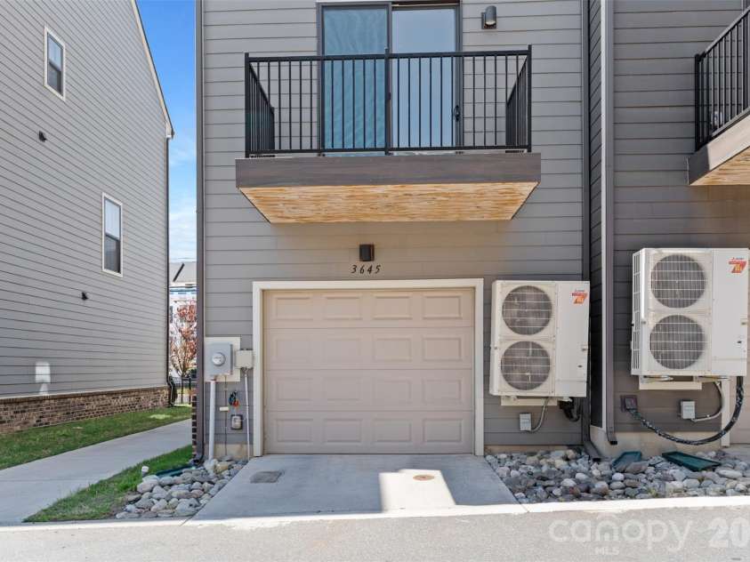 3645 Tryon Street, Charlotte, NC 28217.  MLS# CAR4231696, YatesRealty ID 11458. 2  car garage 