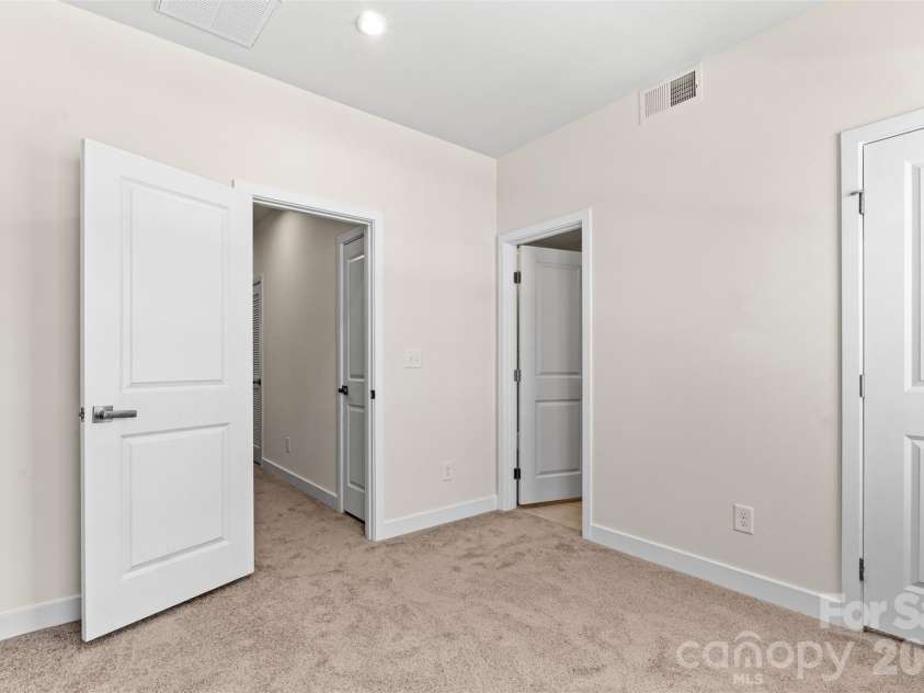 3645 Tryon Street, Charlotte, NC 28217.  MLS# CAR4231696, YatesRealty ID 11458. 
