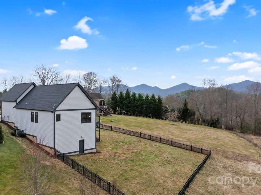 41 Alaskan Drive, Leicester, NC 28748.  MLS# CAR4231149, YatesRealty ID 11458. 