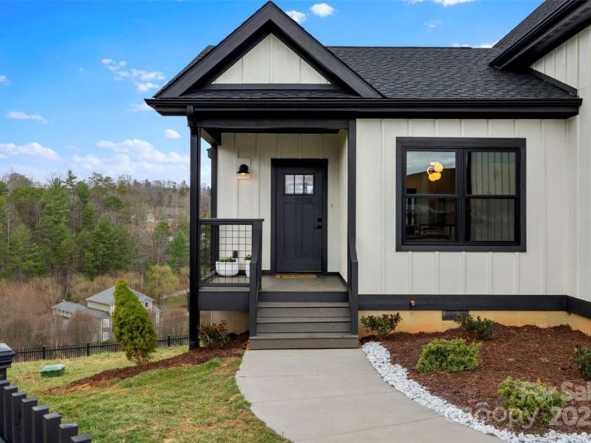 41 Alaskan Drive, Leicester, NC 28748.  MLS# CAR4231149, YatesRealty ID 11458. 