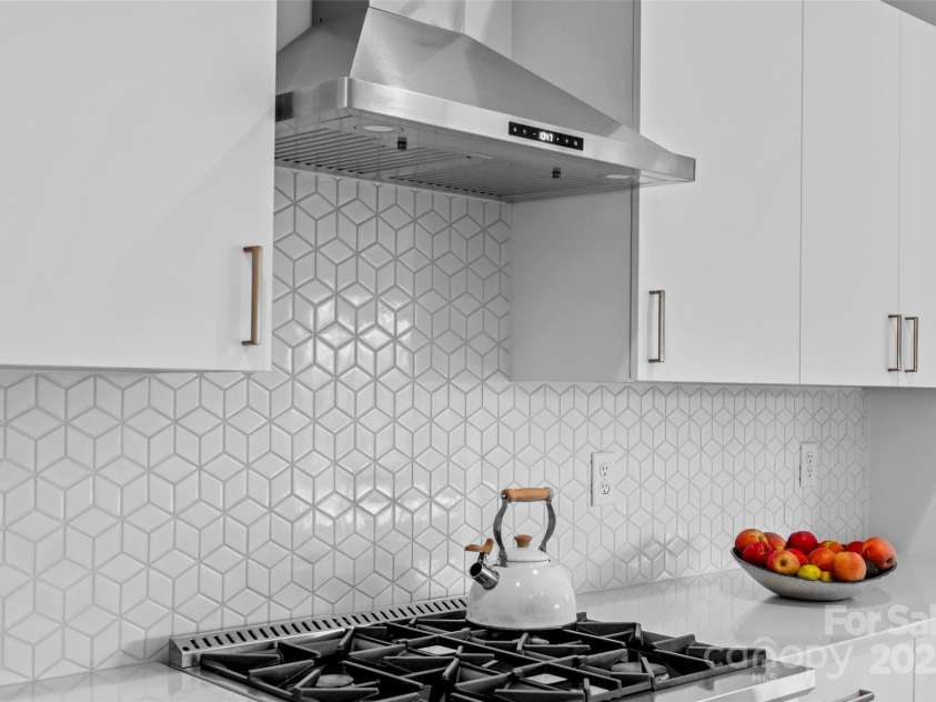 41 Alaskan Drive, Leicester, NC 28748.  MLS# CAR4231149, YatesRealty ID 11458. 