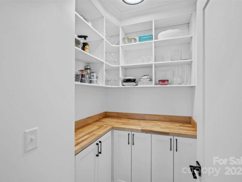 41 Alaskan Drive, Leicester, NC 28748.  MLS# CAR4231149, YatesRealty ID 11458. 