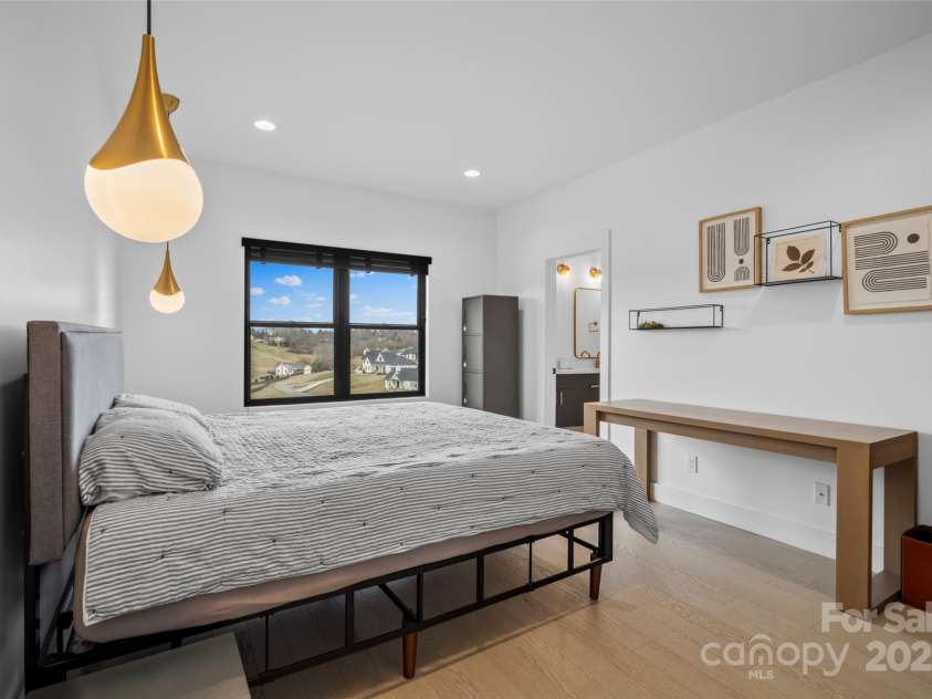 41 Alaskan Drive, Leicester, NC 28748.  MLS# CAR4231149, YatesRealty ID 11458. 