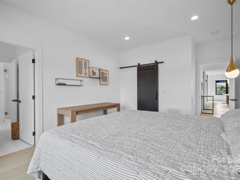 41 Alaskan Drive, Leicester, NC 28748.  MLS# CAR4231149, YatesRealty ID 11458. 