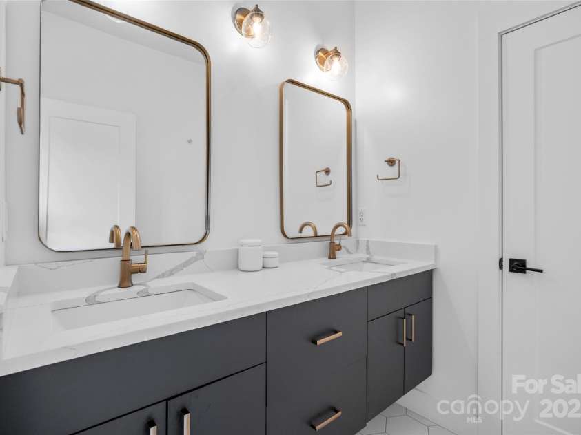 41 Alaskan Drive, Leicester, NC 28748.  MLS# CAR4231149, YatesRealty ID 11458. 