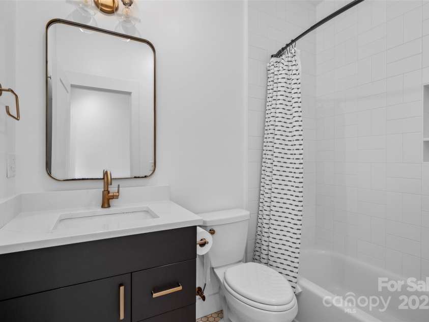 41 Alaskan Drive, Leicester, NC 28748.  MLS# CAR4231149, YatesRealty ID 11458. 