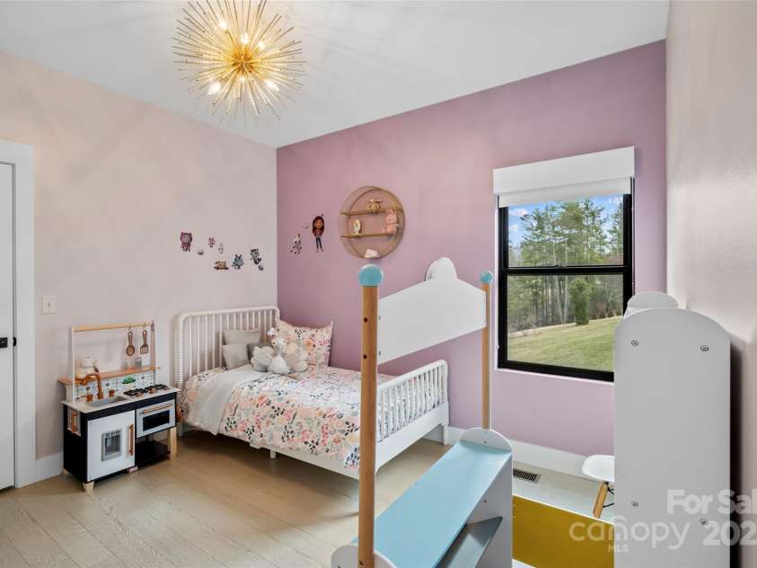 41 Alaskan Drive, Leicester, NC 28748.  MLS# CAR4231149, YatesRealty ID 11458. 