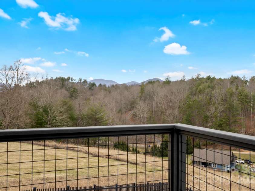 41 Alaskan Drive, Leicester, NC 28748.  MLS# CAR4231149, YatesRealty ID 11458. 