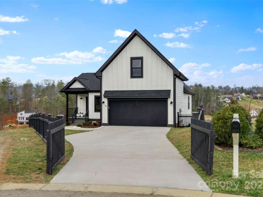 41 Alaskan Drive, Leicester, NC 28748.  MLS# CAR4231149, YatesRealty ID 11458. 