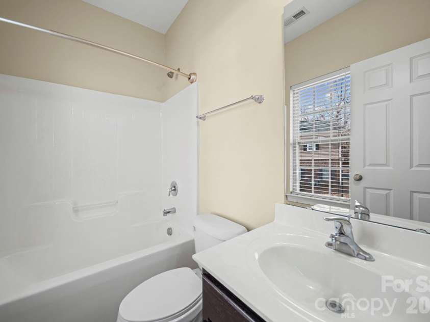 15420 Barossa Valley Street, Charlotte, NC 28277.  MLS# CAR4334194, YatesRealty ID 11459. Second bedroom full bathroom