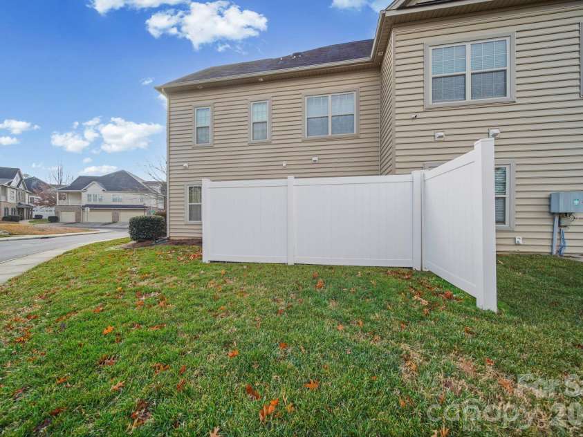 15420 Barossa Valley Street, Charlotte, NC 28277.  MLS# CAR4334194, YatesRealty ID 11459. The back