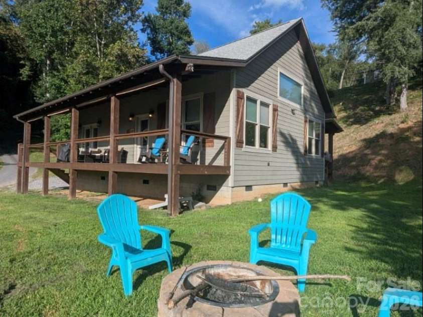 10 Rio Bravo Drive, Sylva, NC 28779.  MLS# CAR4296478, YatesRealty ID 1146. 