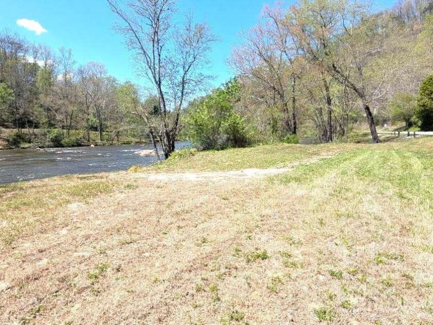 10 Rio Bravo Drive, Sylva, NC 28779.  MLS# CAR4296478, YatesRealty ID 1146. Large commons area