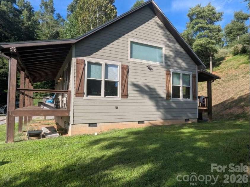 10 Rio Bravo Drive, Sylva, NC 28779.  MLS# CAR4296478, YatesRealty ID 1146. Side view