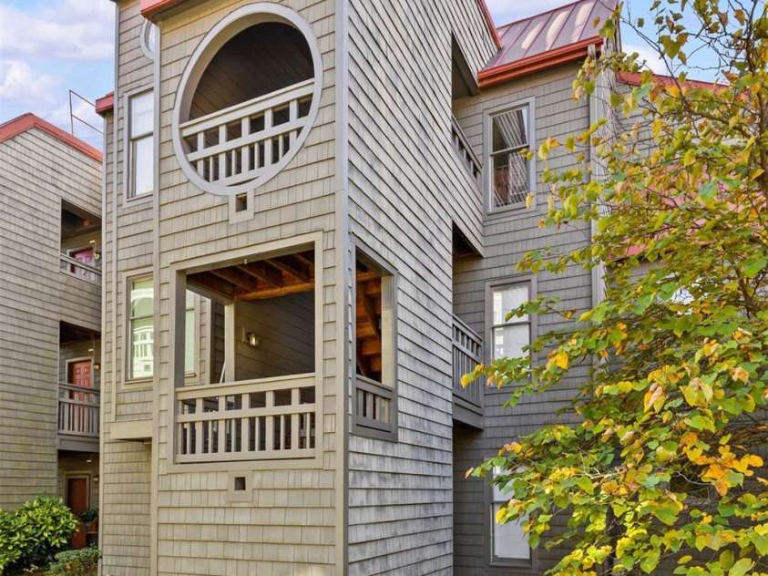 9029 J M Keynes Drive, Charlotte, NC 28262.  MLS# CAR4314390, YatesRealty ID 1146. 