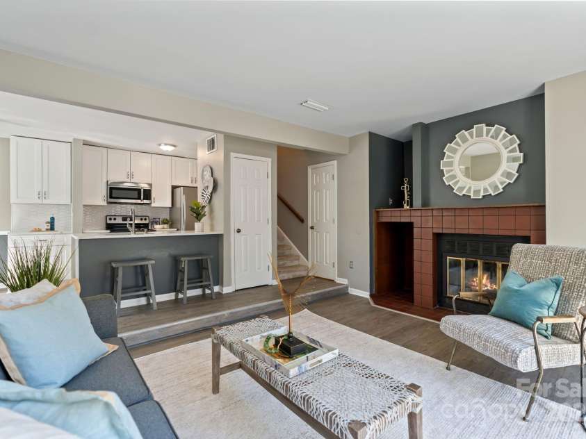 419 8th Street, Charlotte, NC 28202.  MLS# CAR4235854, YatesRealty ID 11460. 