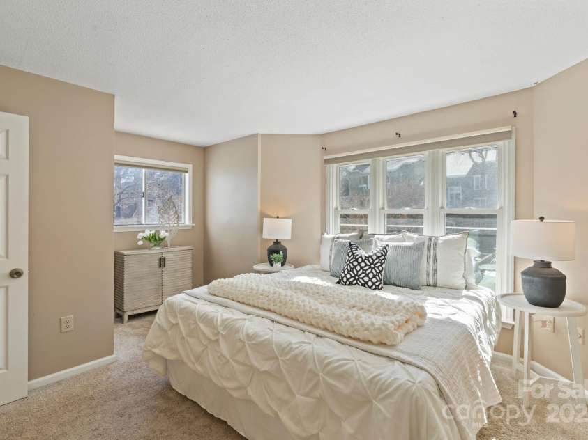 419 8th Street, Charlotte, NC 28202.  MLS# CAR4235854, YatesRealty ID 11460. 