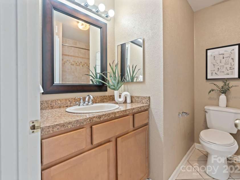 419 8th Street, Charlotte, NC 28202.  MLS# CAR4235854, YatesRealty ID 11460. 