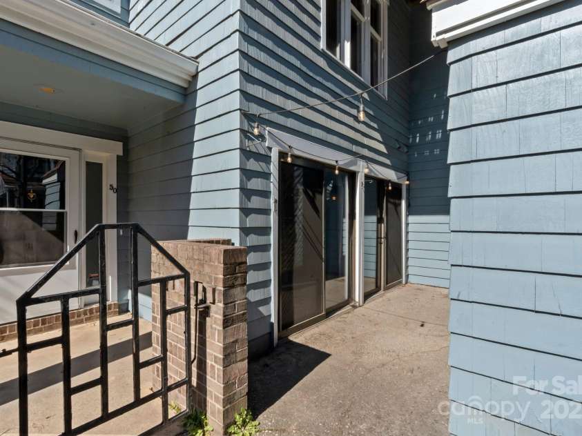 419 8th Street, Charlotte, NC 28202.  MLS# CAR4235854, YatesRealty ID 11460. 