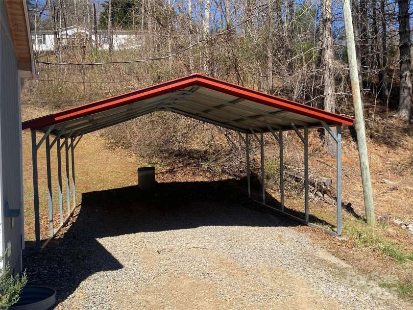 406 Sam J Byrd Road, Burnsville, NC 28714.  MLS# CAR4243767, YatesRealty ID 11462. 