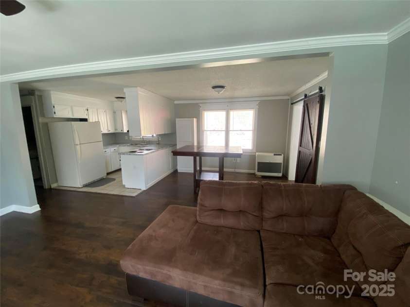 406 Sam J Byrd Road, Burnsville, NC 28714.  MLS# CAR4243767, YatesRealty ID 11462. 