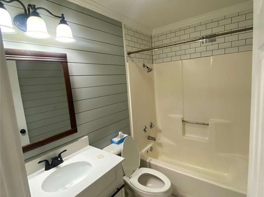 406 Sam J Byrd Road, Burnsville, NC 28714.  MLS# CAR4243767, YatesRealty ID 11462. 