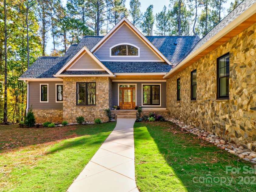 1547 Sunset Pointe Drive, Salisbury, NC 28146.  MLS# CAR4227332, YatesRealty ID 11463. 