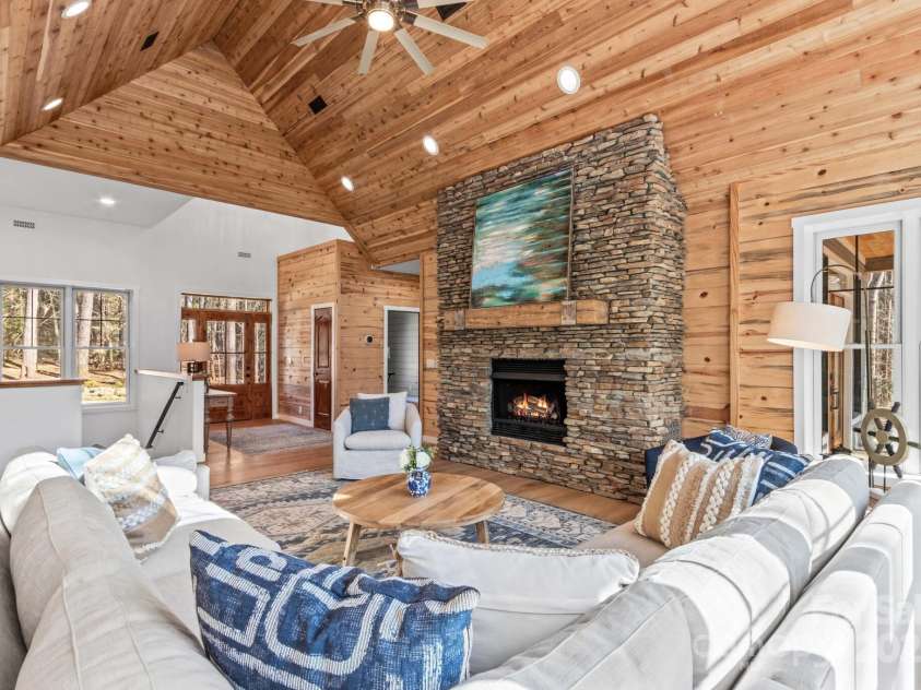 1547 Sunset Pointe Drive, Salisbury, NC 28146.  MLS# CAR4227332, YatesRealty ID 11463. 