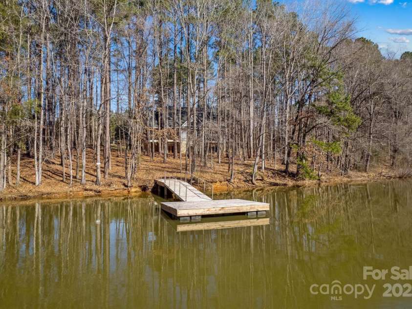 1547 Sunset Pointe Drive, Salisbury, NC 28146.  MLS# CAR4227332, YatesRealty ID 11463. 