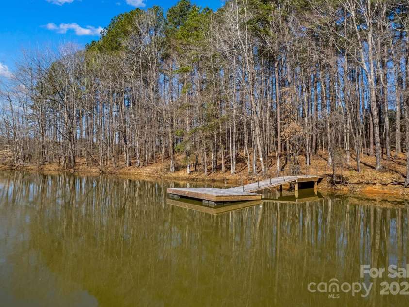 1547 Sunset Pointe Drive, Salisbury, NC 28146.  MLS# CAR4227332, YatesRealty ID 11463. 