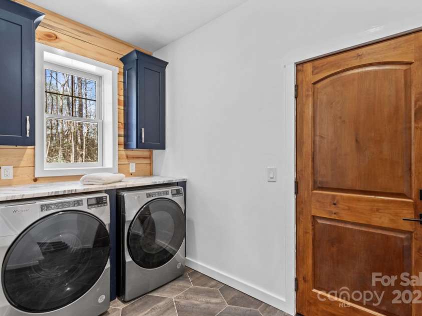 1547 Sunset Pointe Drive, Salisbury, NC 28146.  MLS# CAR4227332, YatesRealty ID 11463. 