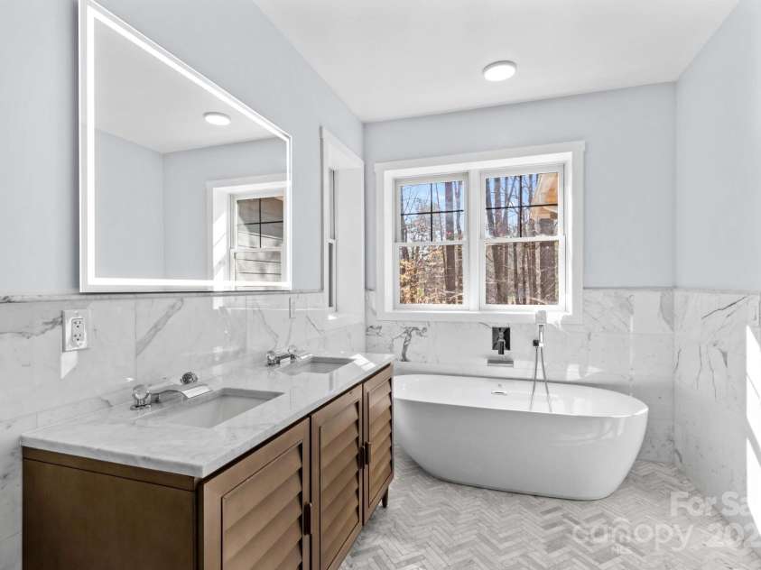 1547 Sunset Pointe Drive, Salisbury, NC 28146.  MLS# CAR4227332, YatesRealty ID 11463. 