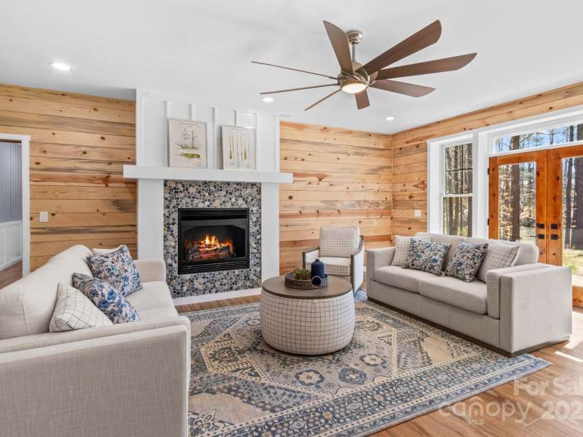 1547 Sunset Pointe Drive, Salisbury, NC 28146.  MLS# CAR4227332, YatesRealty ID 11463. 