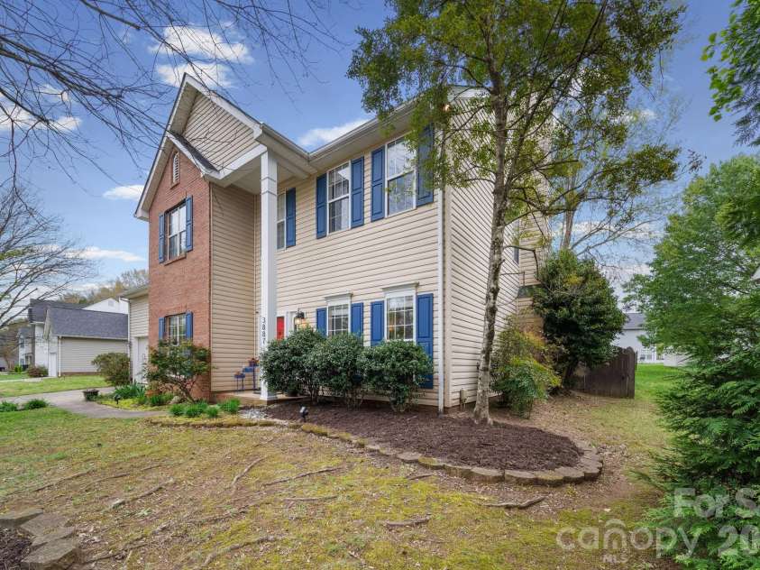 3887 Longwood Drive, Concord, NC 28027.  MLS# CAR4360654, YatesRealty ID 11463. 