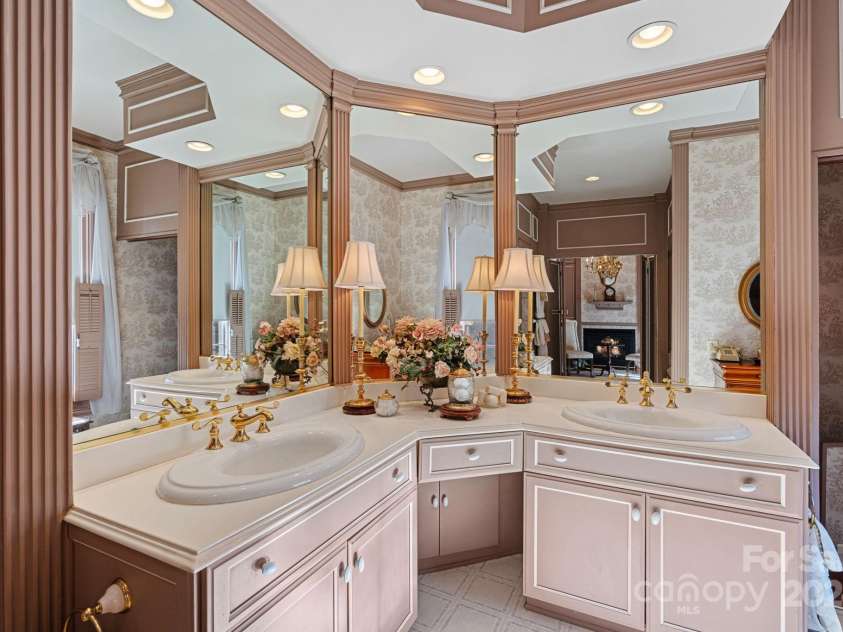 104 Leslie Loop, Mooresville, NC 28115.  MLS# CAR4195674, YatesRealty ID 11464. Double vanity dressing table