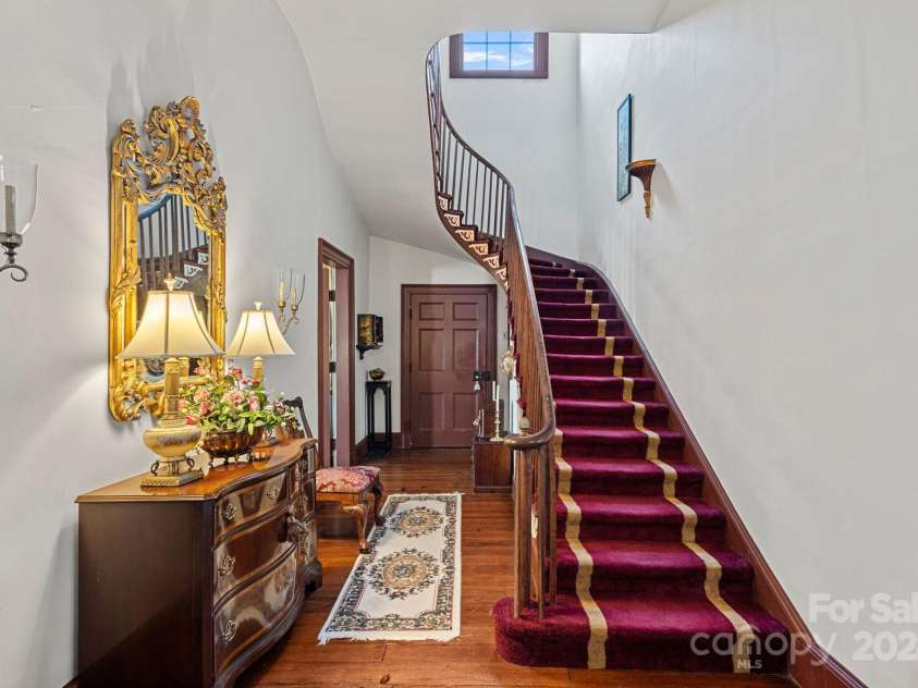 104 Leslie Loop, Mooresville, NC 28115.  MLS# CAR4195674, YatesRealty ID 11464. Entry Hall