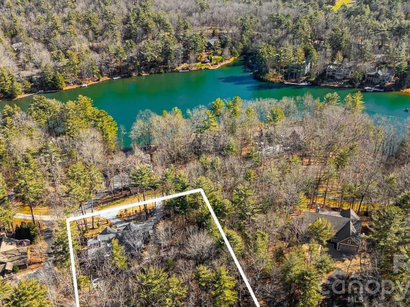 202 Lakeshore Drive, Sapphire, NC 28774.  MLS# CAR4362741, YatesRealty ID 11464. 