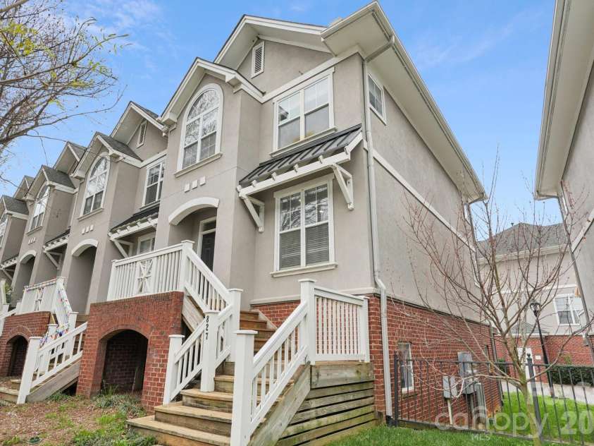 827 4th Street, Charlotte, NC 28202.  MLS# CAR4403569, YatesRealty ID 11465. 