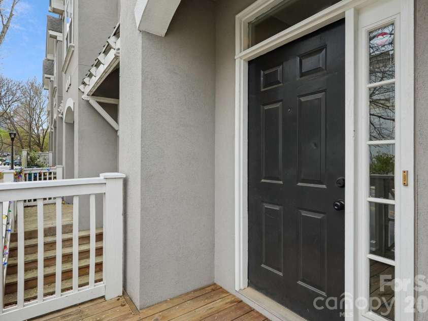 827 4th Street, Charlotte, NC 28202.  MLS# CAR4403569, YatesRealty ID 11465. 