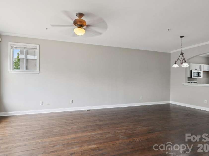 827 4th Street, Charlotte, NC 28202.  MLS# CAR4403569, YatesRealty ID 11465. 