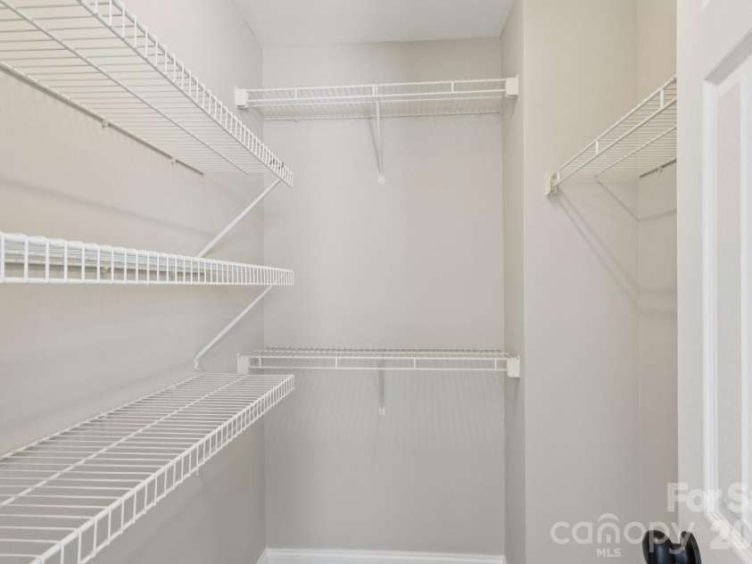 827 4th Street, Charlotte, NC 28202.  MLS# CAR4403569, YatesRealty ID 11465. 