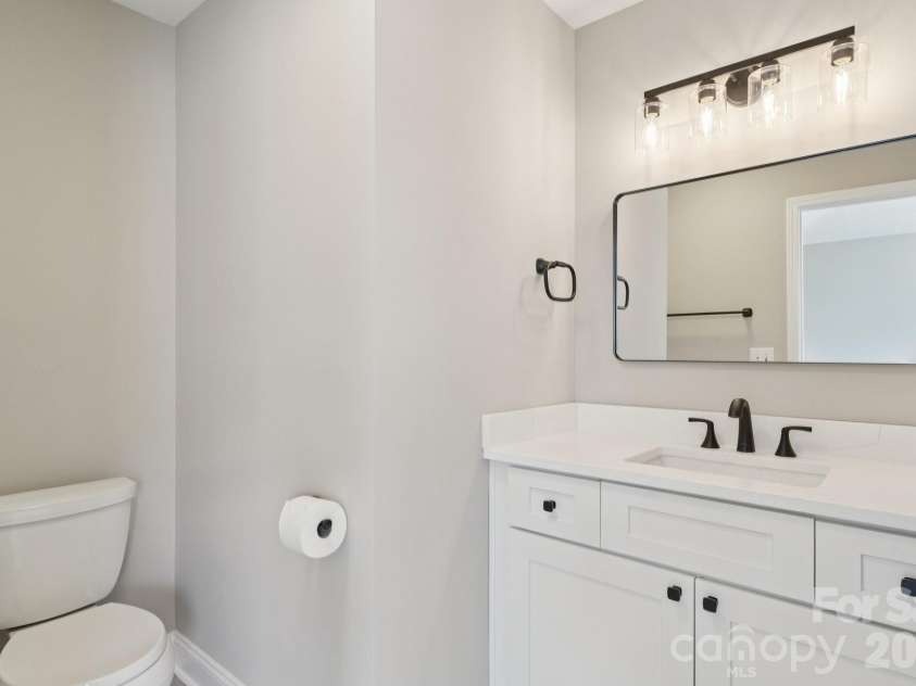 827 4th Street, Charlotte, NC 28202.  MLS# CAR4403569, YatesRealty ID 11465. 