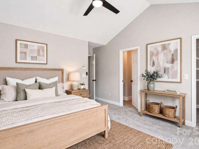 827 4th Street, Charlotte, NC 28202.  MLS# CAR4403569, YatesRealty ID 11465. 
