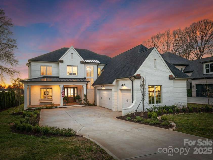 20637 Island Forest Drive, Cornelius, NC 28031.  MLS# CAR4235331, YatesRealty ID 11466. 